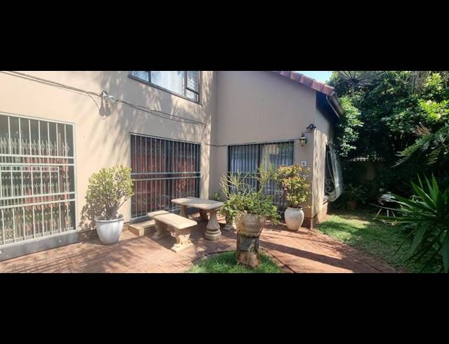 4 BEDROOM HOUSE FOR SALE IN ARCADIA
